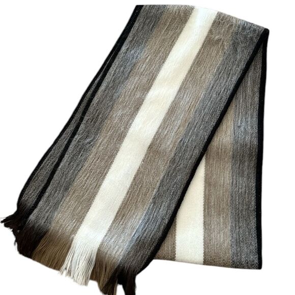 Beautiful alpaca scarf from Ecuador so soft and warm! - Picture 1 of 12